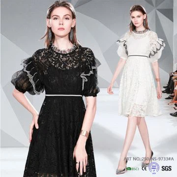 Mežģīņu šifona ballītes kleita