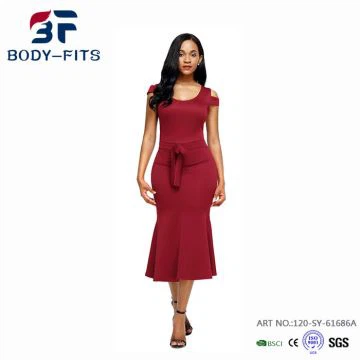 Sarkana vakara kleita